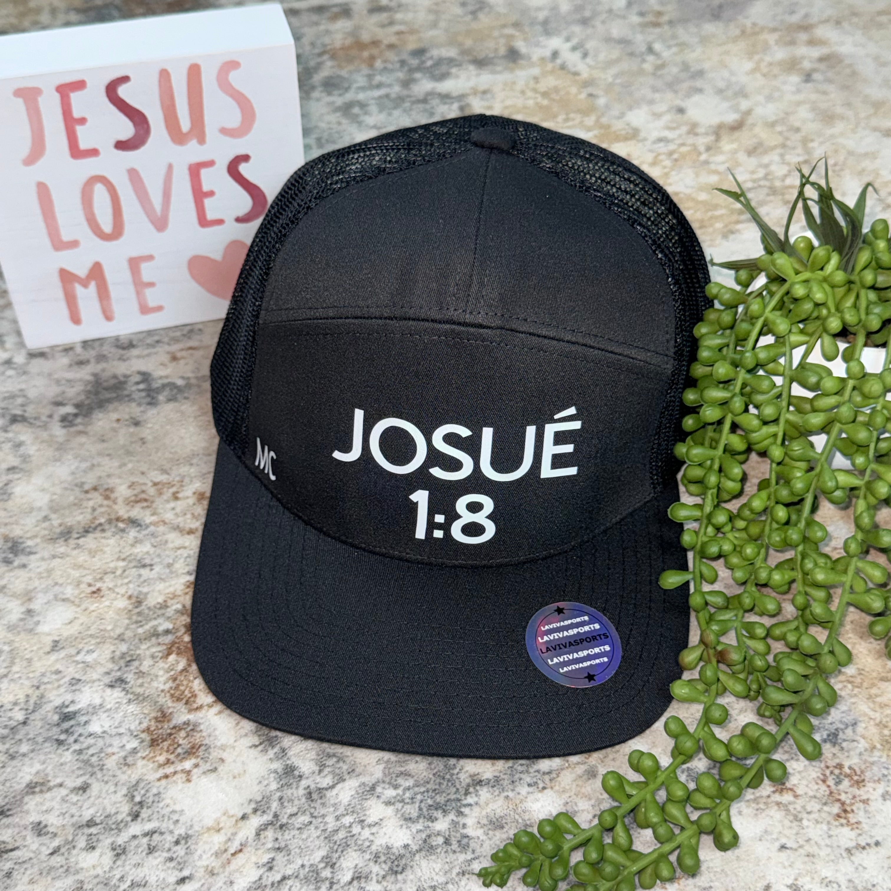 Gorra Trucker Cristiana – Josué 1:8 | Personalizada