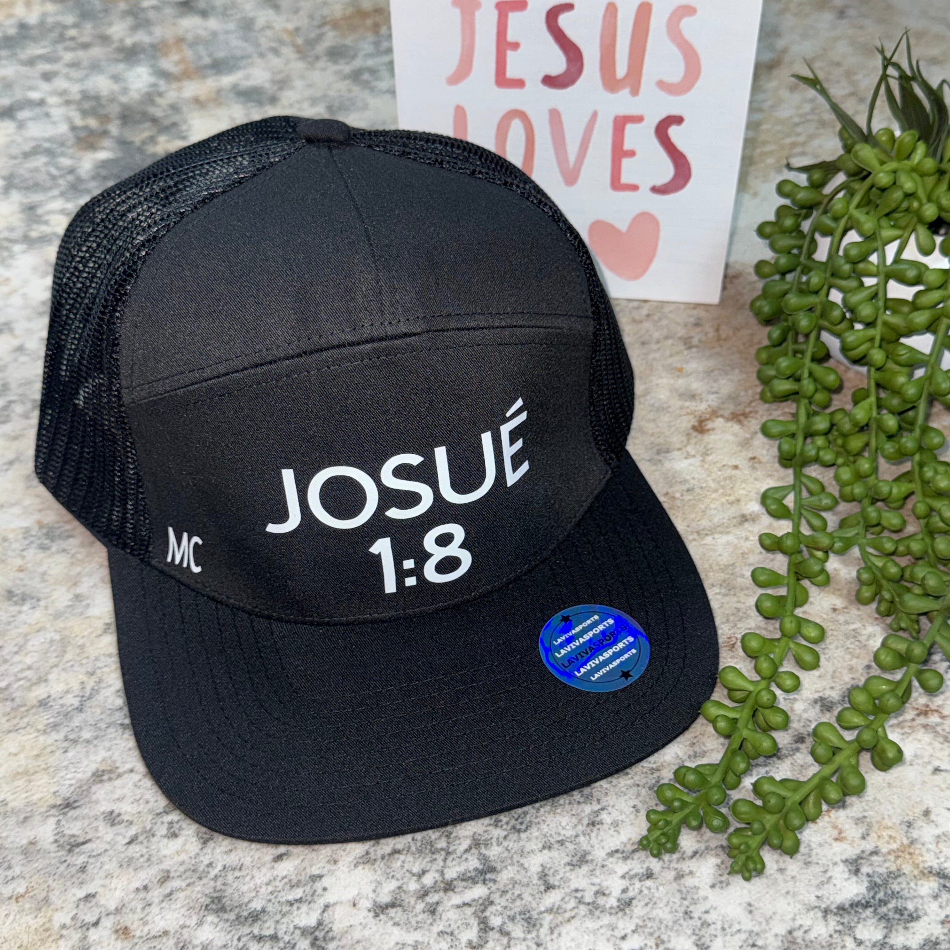 Gorra Trucker Cristiana – Josué 1:8 | Personalizada